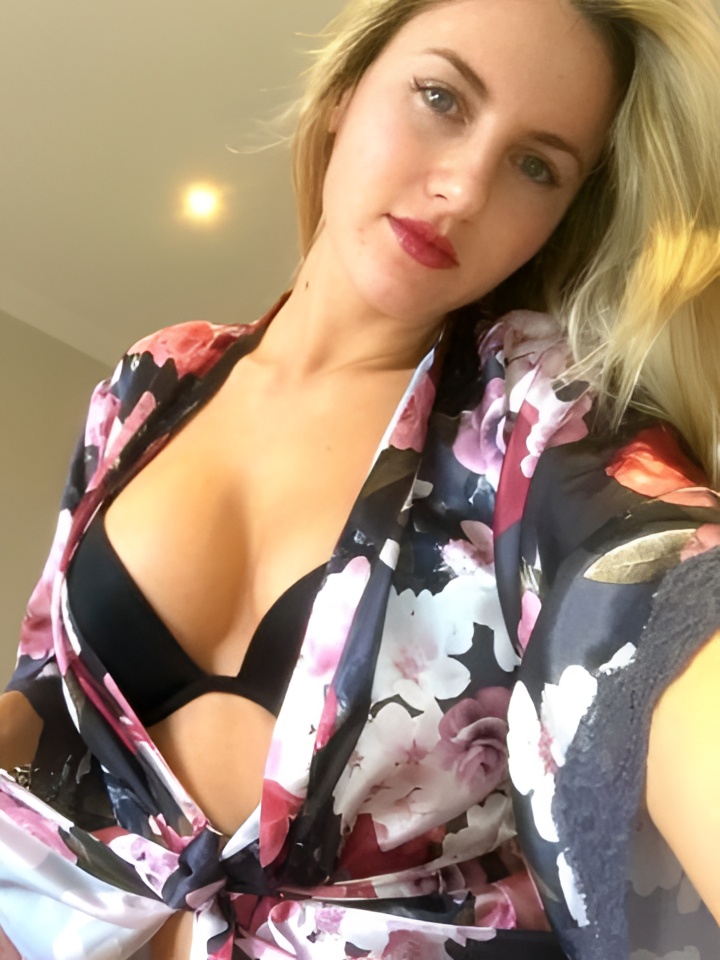 Вероника привлекальеная девушка из Тихорецк цена от 3000 руб