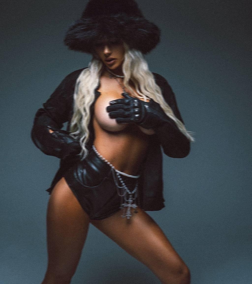 Елена привлекальеная девушка из Тихорецк цена от 7000 руб